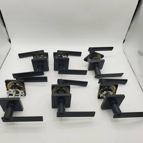 Amazon Basics 840095887250 Bedroom/bathroom Contemporary Stamford Door Levers Black 6 Count