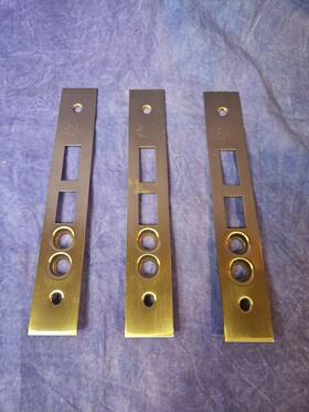 6800.260.0004 Baldwin 00042 Armored Front Latch/deadbolt/stops Brass Lot Of 3 Maybe