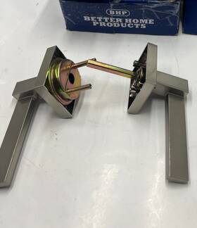 90115sn Better Home Products San Francisco Passage Lever Reversible Satin Nickel
