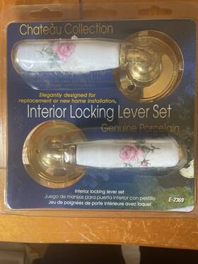 E-2369 Chate U Collection Vintage Genuine Porcelain Interrior Locking Lever Handle Set