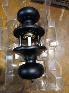 32tgx900b Defiant Hartford Matte Black Keyed Entry Door Knob