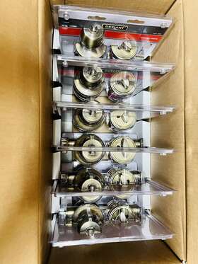 Defiant 831 220 Brandywine Keyed Doorknob And Deadbolt Combo Pack In Antique Brass Lot 6