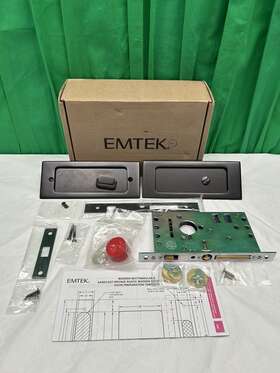 211519us19138 Emtek Modern Rectangular 7-1/4 Inch Privacy Mortise Pocket Door Lock For 1-3/8