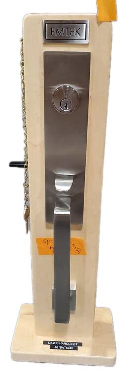 4818atus15 Emtek Beautiful Split Finish Satin Nickel/orb Door Handle. Never Used