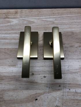 5052frlus4lh Emtek Satin Brass Lh Dummy Door Lever Set With Rectangular Rose
