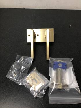 5210hlous4rh Emtek Helios Rh Privacy Door Lever Set Square Rose - Satin Brass