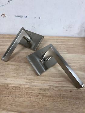 5212hlous15rh Emtek Helios Privacy Door Lever Set - Satin Nickel