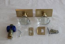 820htus4 Emtek Hampton Glass Privacy Knobset With Brass Rosette Model