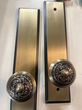 803608 Grandeur Vintage Brass Tall Plate Dummy Door Knob Set With Windsor
