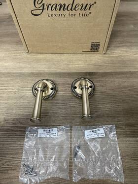 807751 Grandeur Newport Solid Brass Rose Dummy Door Lever Set - Read