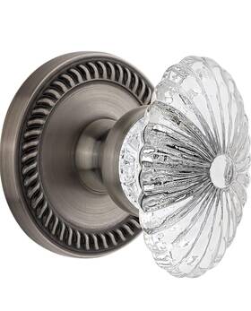 810177 Grandeur Newport Rosette With Burgundy Crystal Knob In Antique Pewter - Passage 2.375