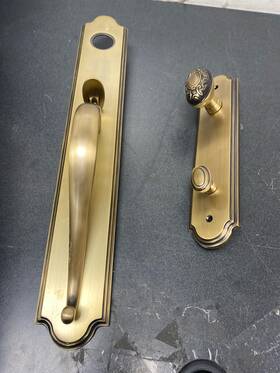 844131 Grandeur Arc Brass Rose Keyed Entry S Grip Handleset Vintage