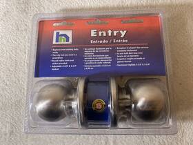 422568 Hardware House Helena 2 Way Adjustable Latch Entry Knob In Satin Nickel