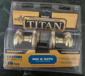 Kwikset 042049386318 Titan Brass Door Handle Bed And Bath Grade 2 Turn Button Locking New