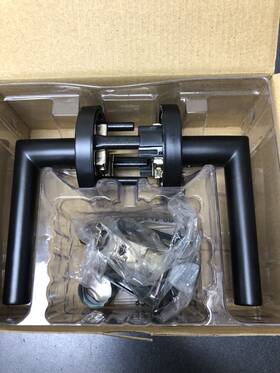 720milrdt-514 Kwikset Milan Passage Door Lever Set With Round Rose - Matte Black
