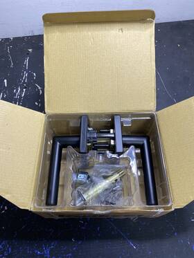 730milsqt-514 Kwikset Milan Matte Black Privacy Door Lever Set With Square Rose