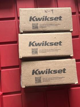 92001-565 Kwikset 3 Pack Open Box Tylo Passage Hall/closet Knob Satin Nickel