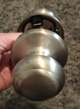 92001-572 Kwikset Door Knob Satin Nickel No Key Locks