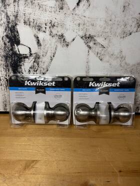 93001-496 Kwikset 93001-503 Bed And Bath Doorknob Satin Chrome Keyless New Lot Of 2
