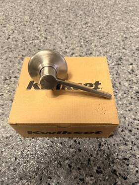 93001-903 Kwikset Privacy Ladera Bed/bath Bathroom Satin Nickel Door Lock Lever Handle