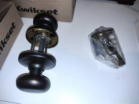 97200-831 Kwikset Hancock Passage Door Knob Handle Venetian Bronze 1-3/8 Inch 1-3/4 Doors