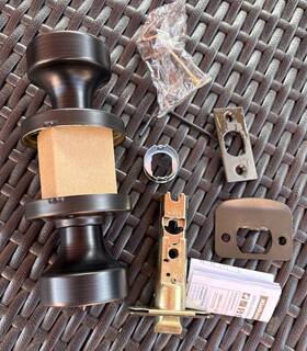 97300-932 Kwikset Pismo Venetian Bronze Finish Door Knob With Microban Technology And Lock