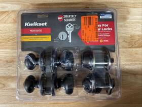 T242cv11psmtcpc Kwikset Cove Venetian Bronze Entry Door Knob And Single-cylinder Deadbolt Pack