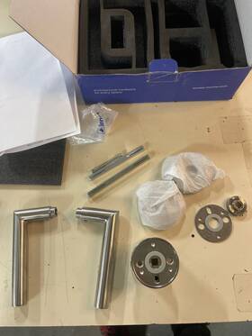 L02-par-sss Linnea 316 Stainless Passage Door Lever Set With Round Rose - Satin