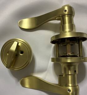 3824-01et Lock & Door Handle And In Gold Tone