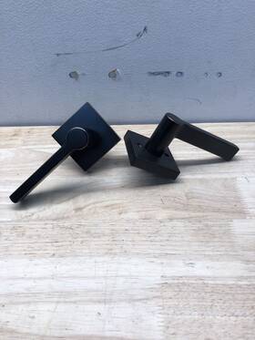 Mlk3022bk Miseno Lorton Flat Bar Privacy Door Lever Set - Matte Black