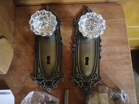 Nostalgic 640697126661 Warehouse Victorian Plate With Keyhole And Interior Crystal Door Knob