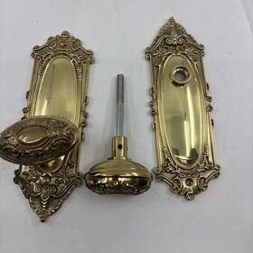 Nostalgic Warehouse 640697016610 Victorian Long Plate Knob In Brass Incomplete See