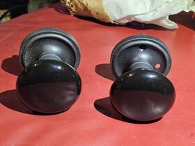 710291 Nostalgic Warehouse Classic Rosette Black Porcelain Knob Oil Bronze