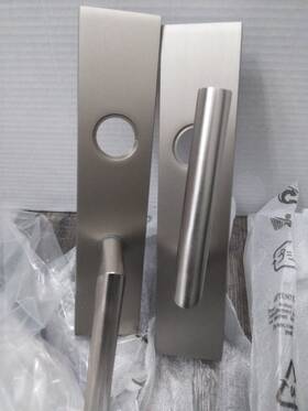 8042 Omnia 8042- 8056 Office / Commercial Door Plates And Levers 2