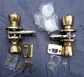 0117977 Reliabilt 2 Sets 1 Gallo Door Knob Set Kwikset Cover Gift