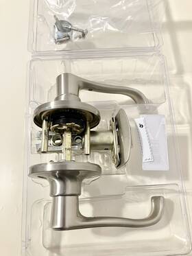 Schlage 043156939756 Door Handle Lever Brushed Nickel Universal Bed Or Bath Used Nice