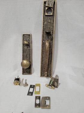 441338 Signature Hardware Traeger Hammered Keyed Entry Single Cylinder 2 3/8 Inch Handleset