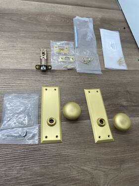 480925 Signature Hardware Hubbard Solid Brass Passage Door Knob Set -read