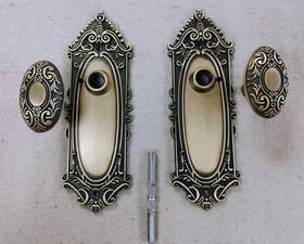 Sh552126ab Signature Hardware Victorian Privacy Interior Door Set Antique Brass No Backset