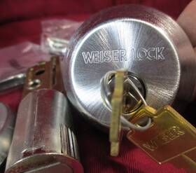 9d94709-003 Weiser Lock Brilliance Door D9470 26c K4 B 6lr2 Deadbolt Satin Chrome 2 Keys
