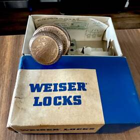 A-100t Weiser Vintage Mcm Hall And Closet Door Knob 60 S Nos Brushed Bronze