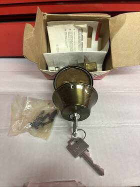 D941l Weiser Vintage Cylinder Dead Lock With 2 Keys 3/8 Inch Antique Brass