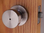 Kwikset Pismo Privacy Knob Satin Nickel 730PSKRDT15 #992. Fixed Price $12.49.