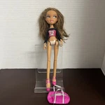 Bratz Star Singerz Yasmin Doll W/ Shirt & Duffle 2001 Mga.. Fixed Price $24.99.