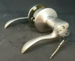 Kwikset 405SNL Lh 15 Rcl Rcs Bbpkg Saxton Keyed Entry Lever Set, Satin Nickel. Fixed Price $15.00.