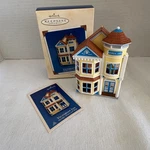 Hallmark Keepsake Ornament 2002 Victorian Inn Nostalgic Houses And Shops 19 Box. Fixed Price $10.00.