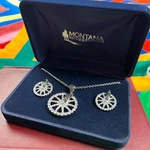 Montana Silversmiths Box Set Wagon Wheel Necklace & Earrings Silver-tone JS1186. Fixed Price $40.00.