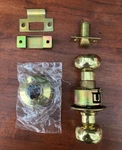 New Vintage Yale Door Knob Brass Passage Lock Set LF5301. Fixed Price $20.00.