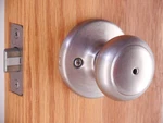Kwikset Cove Privacy Knob Satin Nickel 300CV15 #96U. Fixed Price $6.19.