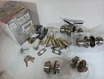 Defiant Hartford Deadbolts Keyed Entry Door Knobs 1008 974 320 Satin Nickle. Fixed Price $16.00.